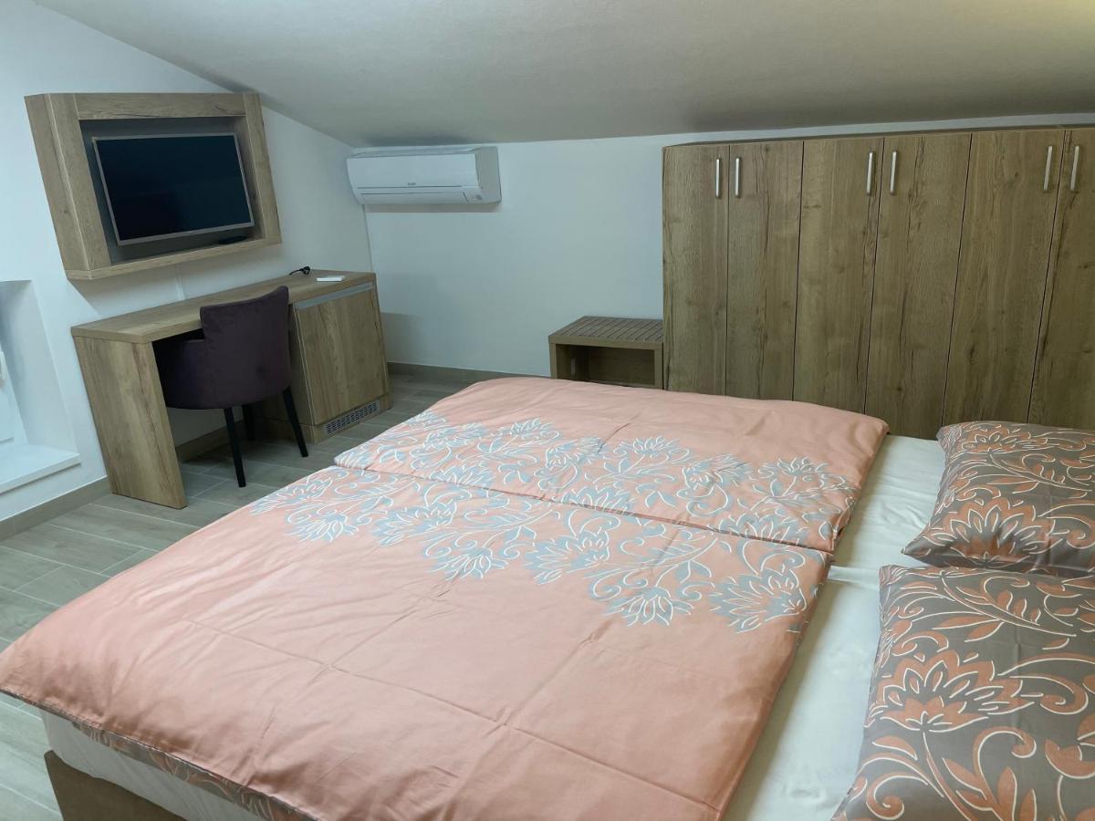 Sanela Apartment *
